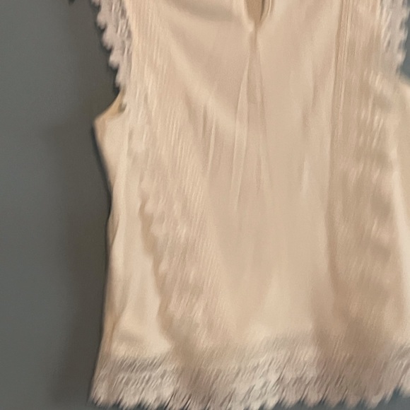 SELLING BLACK TAPE WOMEN BLOUSE SIZE PM COLOR CREAM SLEEVELESS BNWOT - Picture 12 of 12